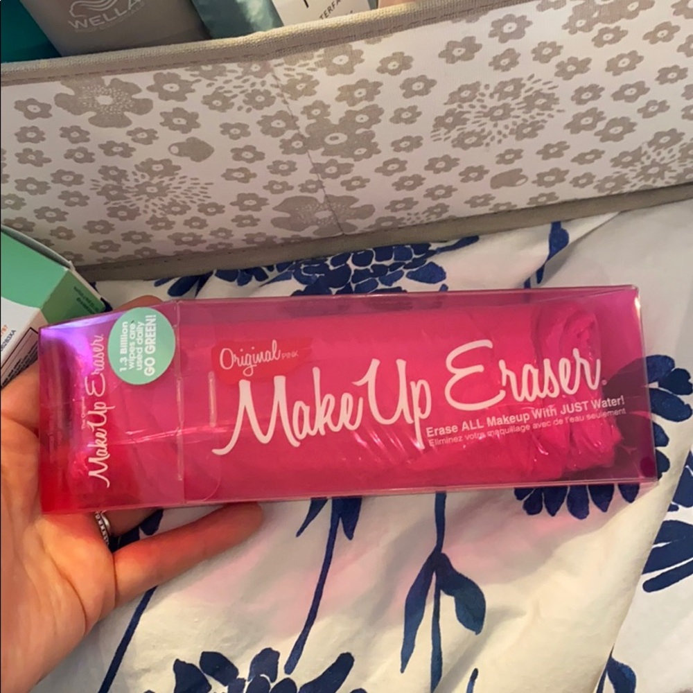 NWT makeup eraser towel